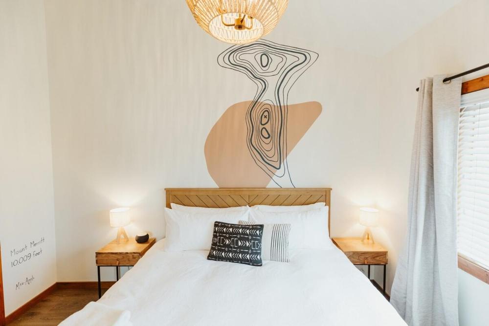 Deluxe King Suite interior